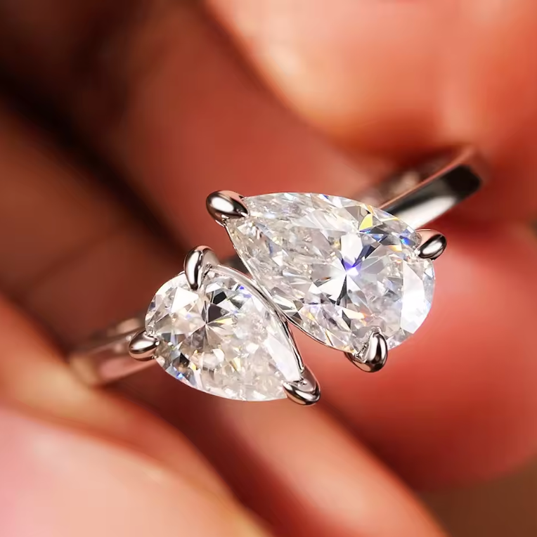 Silver Pear-Cut Toi et Moi Ring